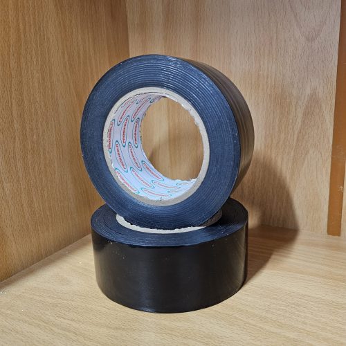 Roll of aluminium tape for protecting powder-coated and anodised aluminium surfaces