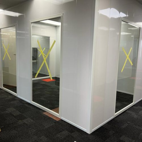 Floor to Ceiling Fastwall Premium with clear Acrylic Windows